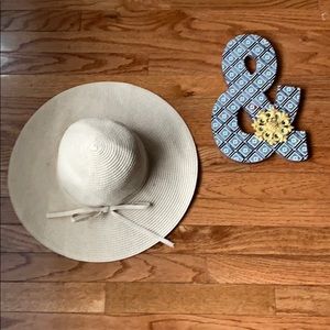 Women’s Floppy Hat